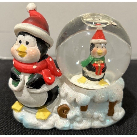 Penguin Snow Globe - Picture 1 of 6